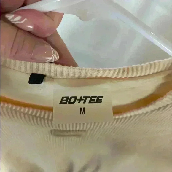 Womens size medium botee brand crop sweatshirt, #I340 - Picture 3 of 4